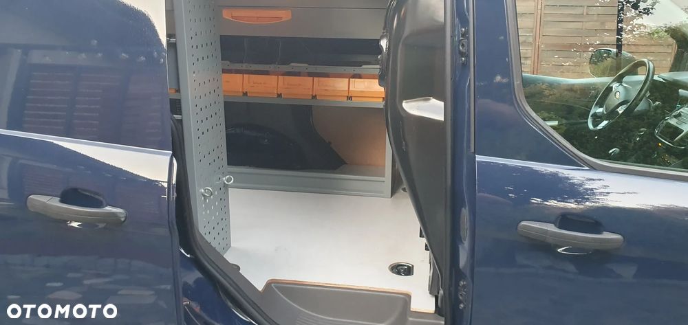 Ford Transit connect - 17