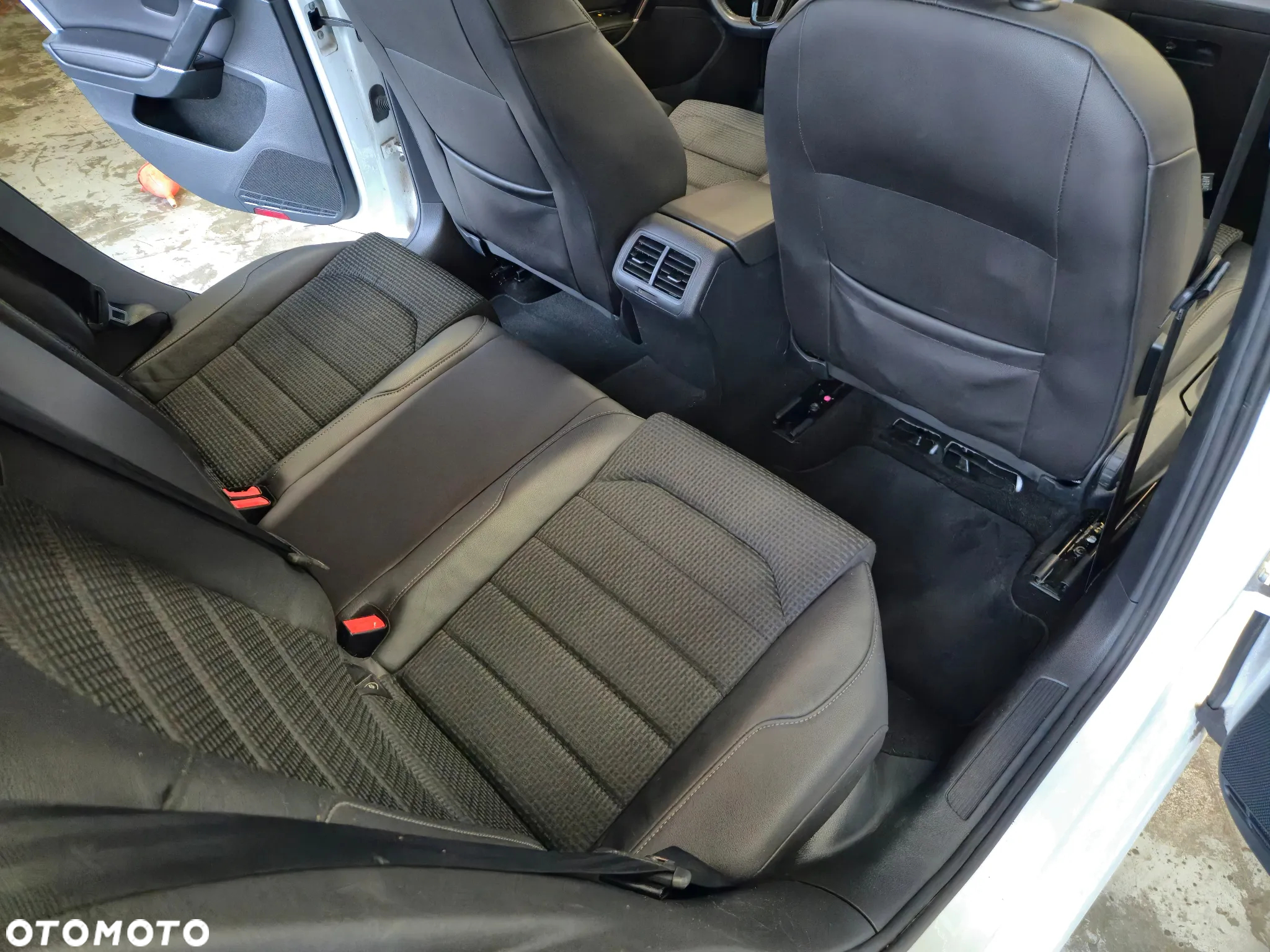 Volkswagen Golf 1.6 BlueTDI Comfortline - 16