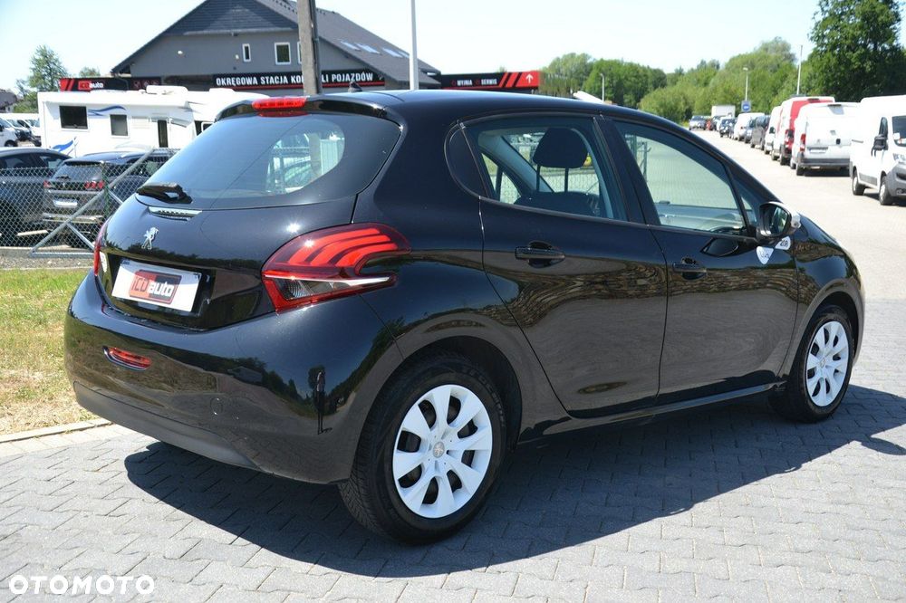 Peugeot 208 - 6