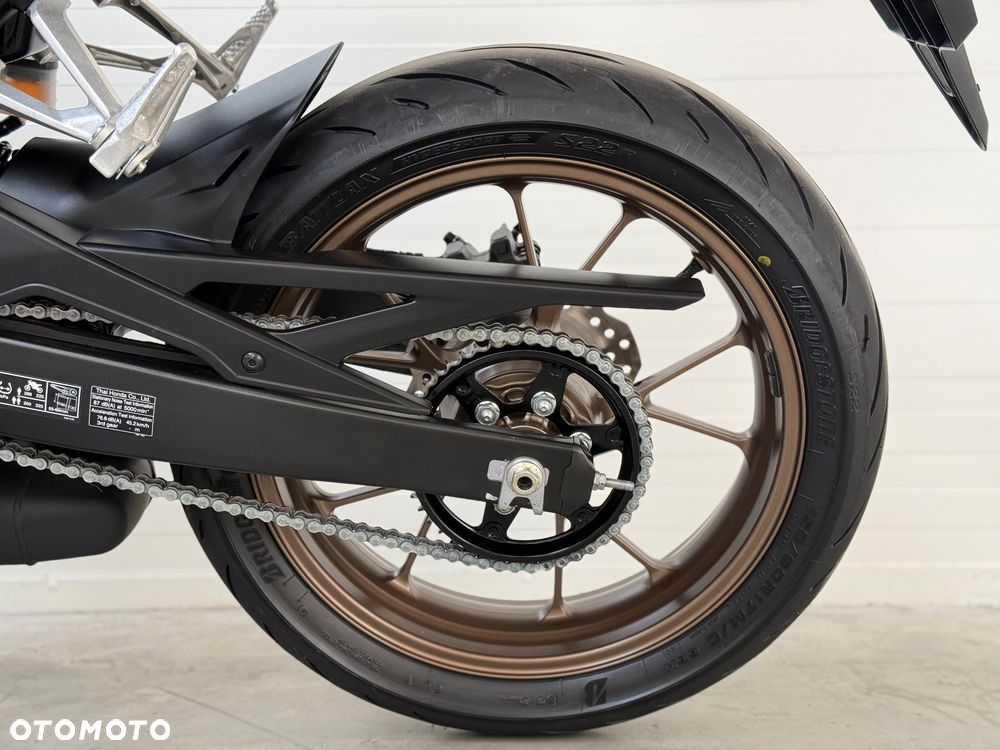 Honda CB - 32