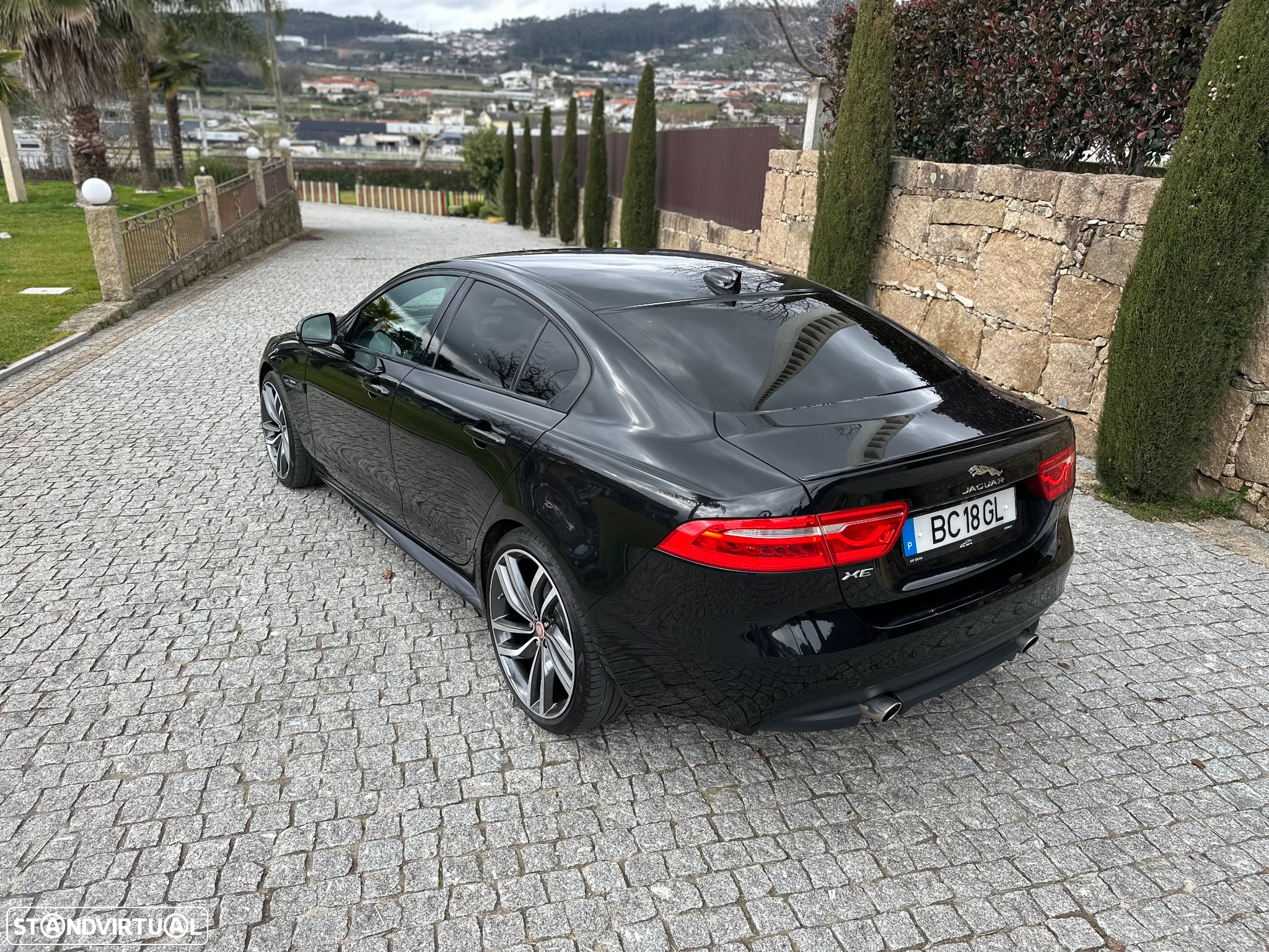 Jaguar XE 2.0 D R-Sport AWD Aut. - 5