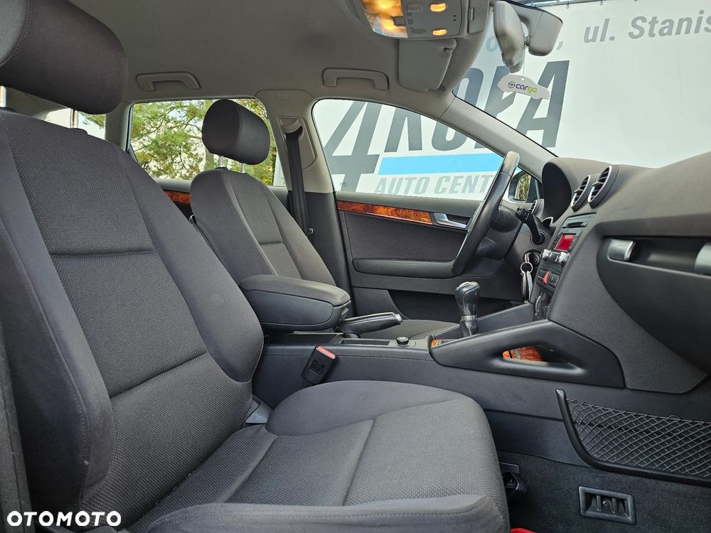 Audi A3 Sportback 2.0 FSI Attraction - 11