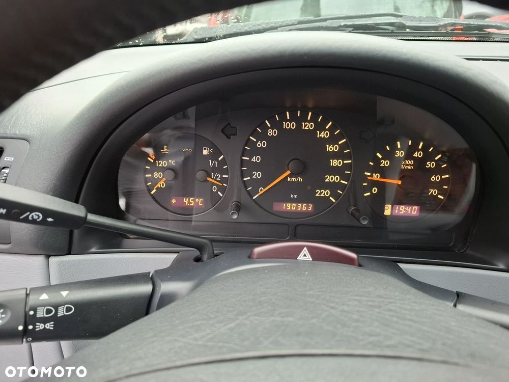 Mercedes-Benz ML 2000