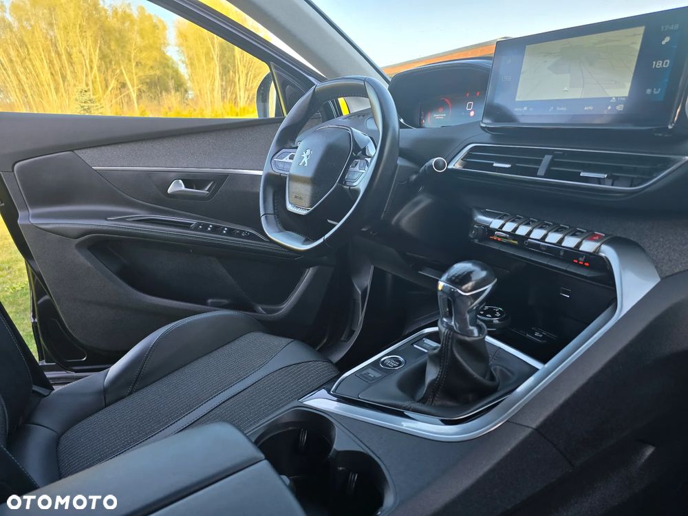 Peugeot 5008 BlueHDi 130 Allure Pack - 21