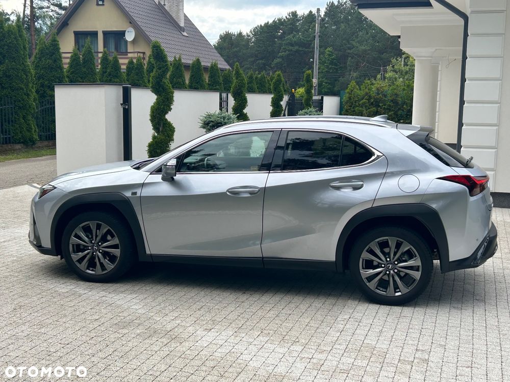 Lexus UX 250h GPF F Sport 2WD - 6