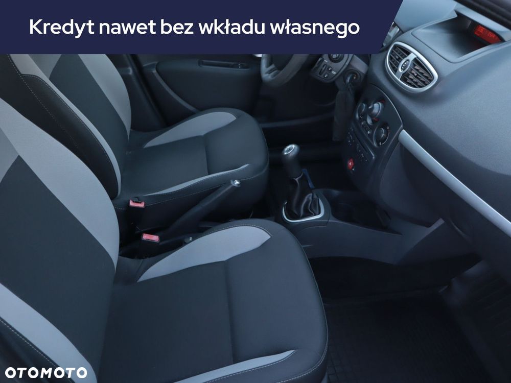 Renault Clio - 11