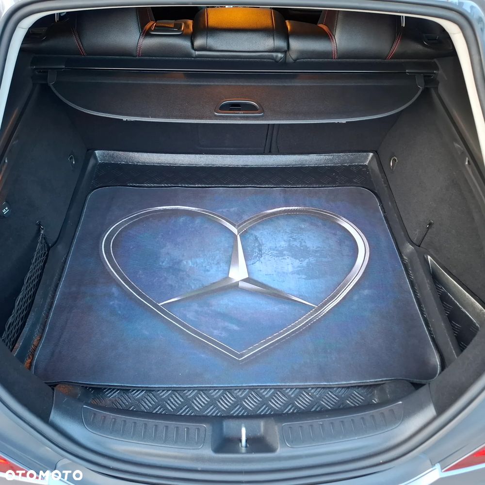 Mercedes-Benz CLA 200 AMG Line - 23