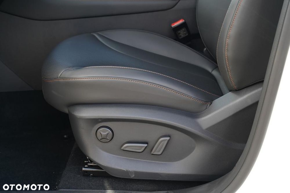 MG HS 1.5T HEV+ Exclusive - 12