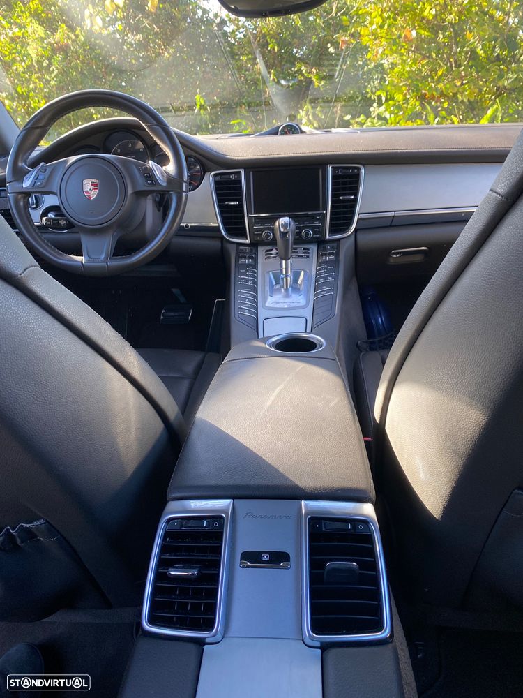 Porsche Panamera 3.0 V6 - 8