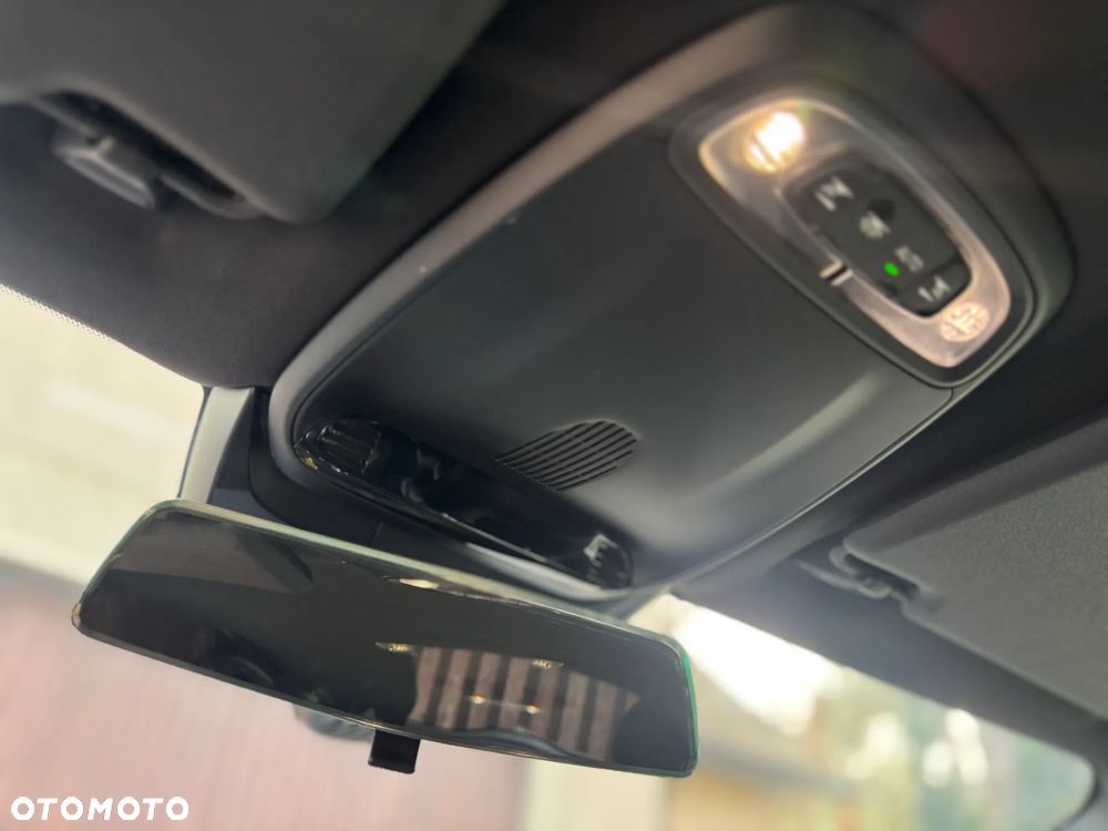 Volvo V40 D4 Drive-E R-Design Summum - 24