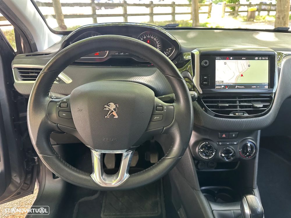 Peugeot 208 1.2 PureTech Signature - 29