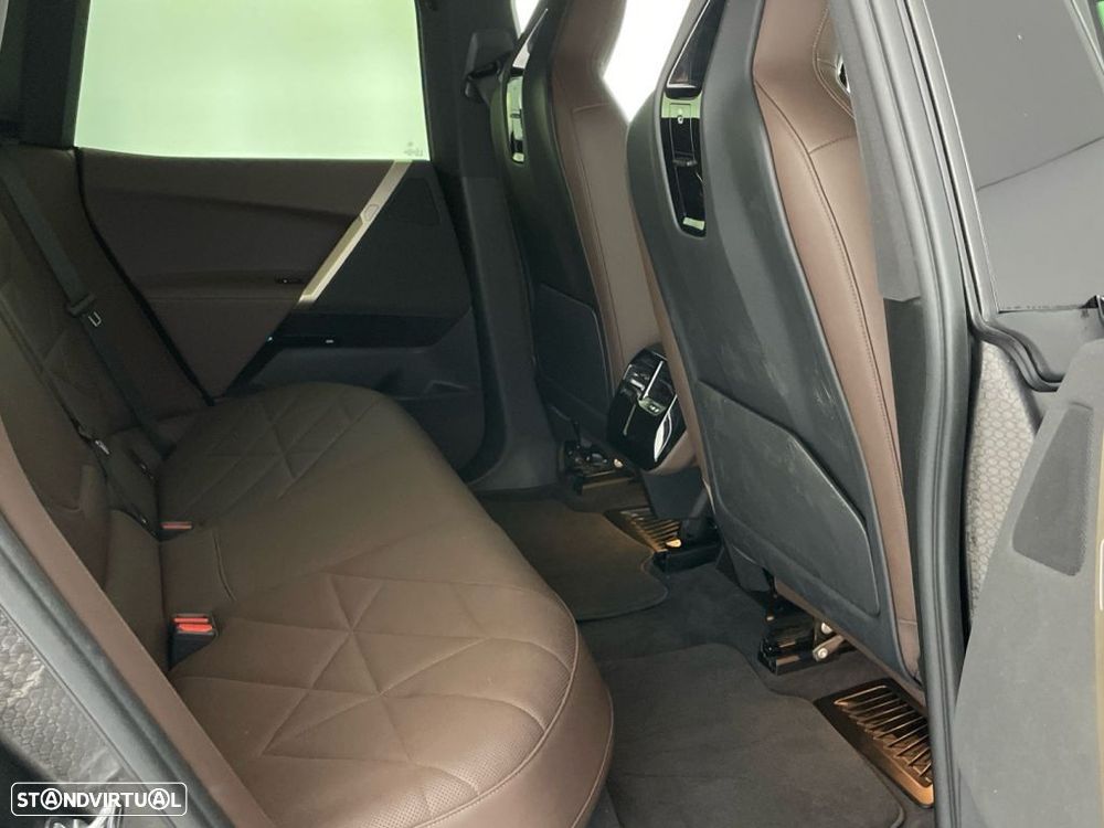 BMW iX xDrive 40 - 24