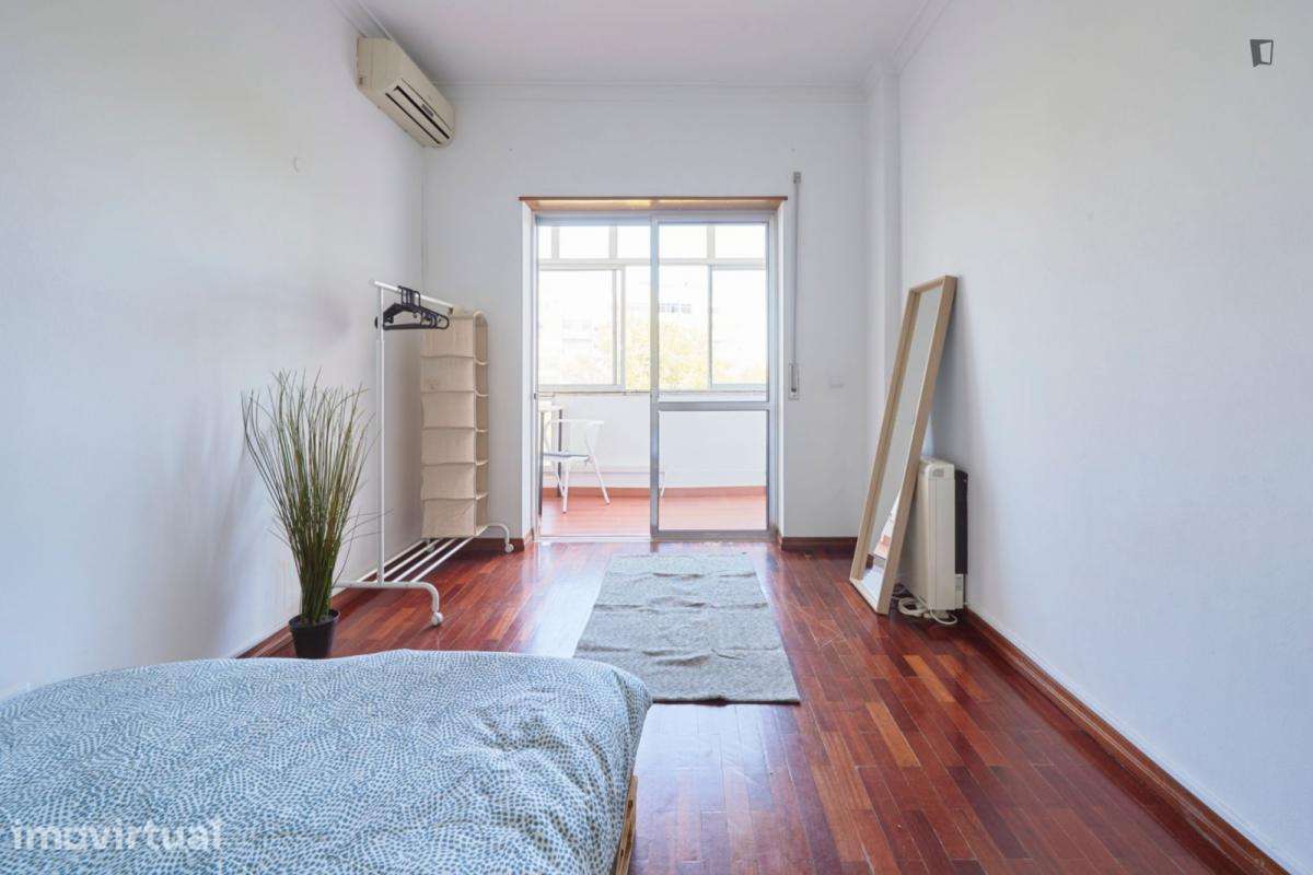 Quarto - localizado em Almada Lisbon - Grande imagem: 4/16