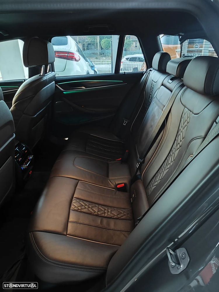 BMW 530 e Pack Desportivo M - 14