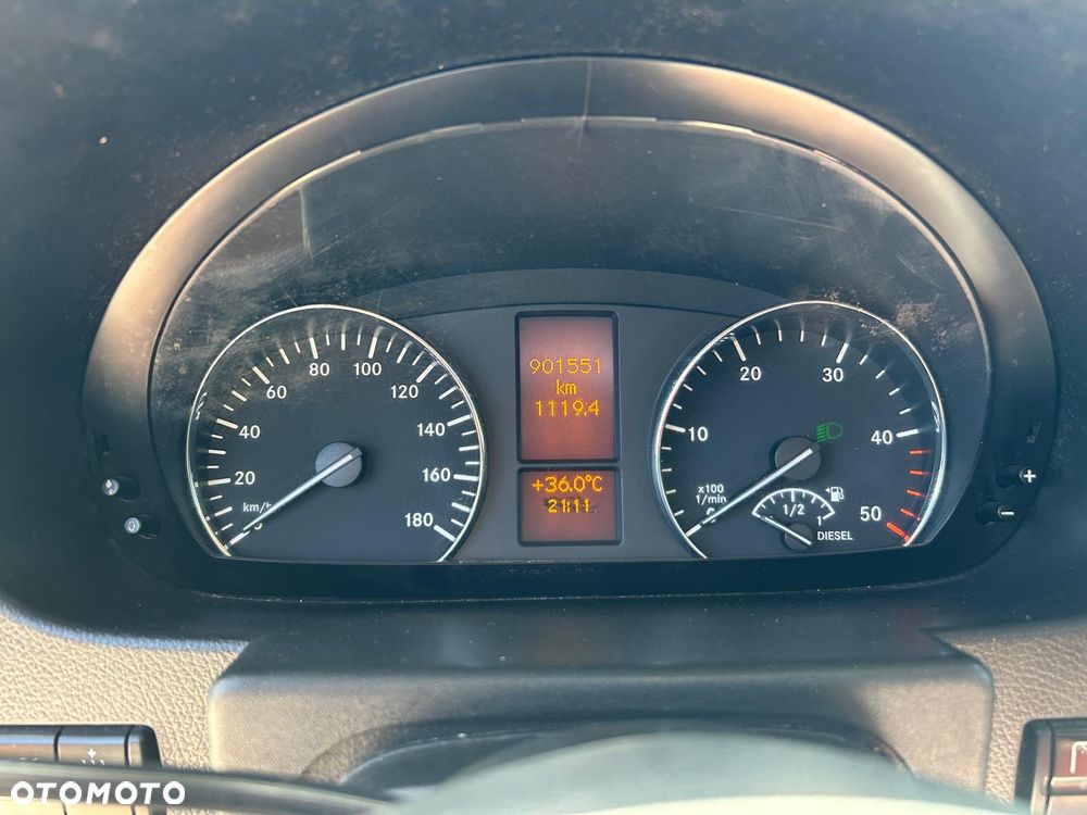 Mercedes-Benz Sprinter - 16