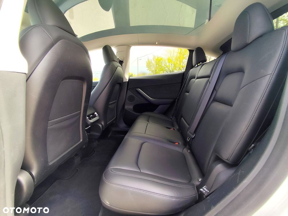 Tesla Model Y RWD - 8