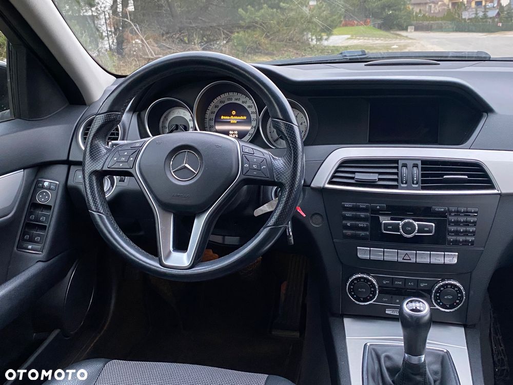 Mercedes-Benz Klasa C 180 (BlueEFFICIENCY) Avantgarde - 21