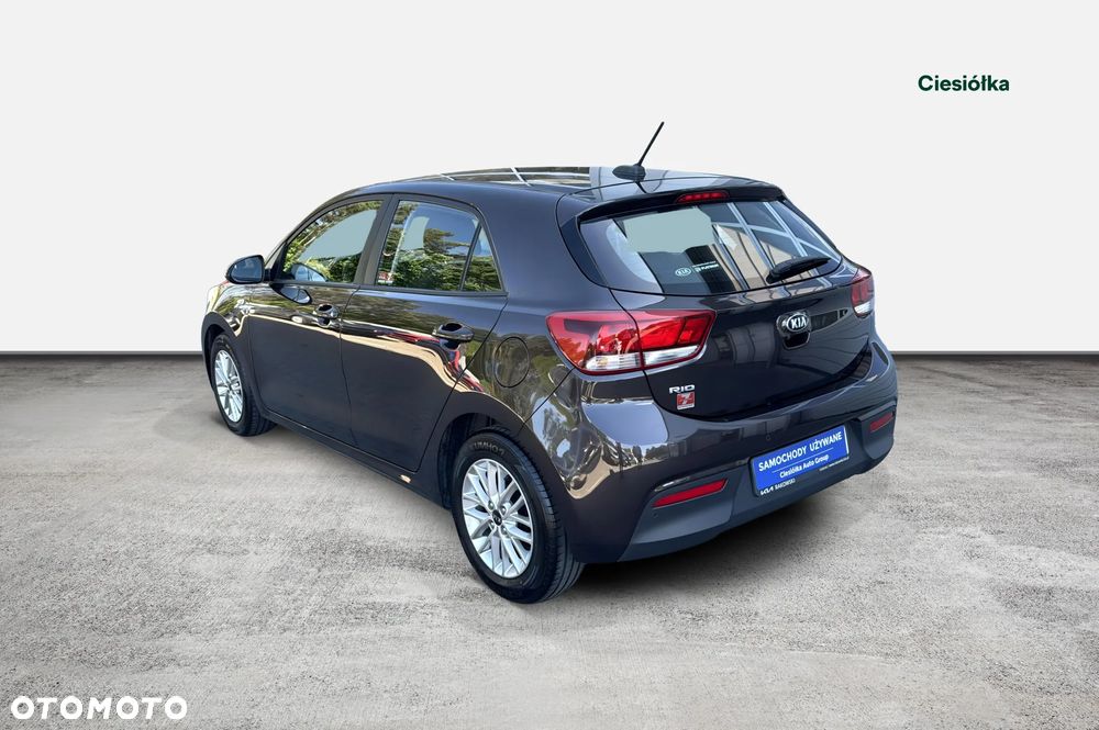 Kia Rio 1.2 L - 8