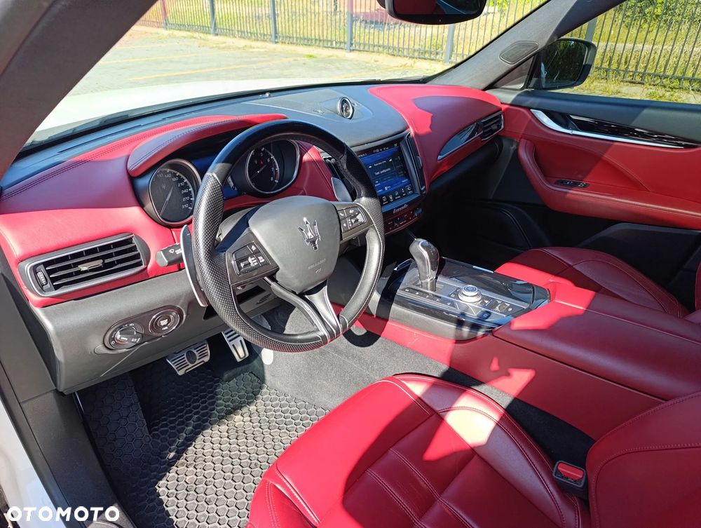 Maserati Levante Essence - 14