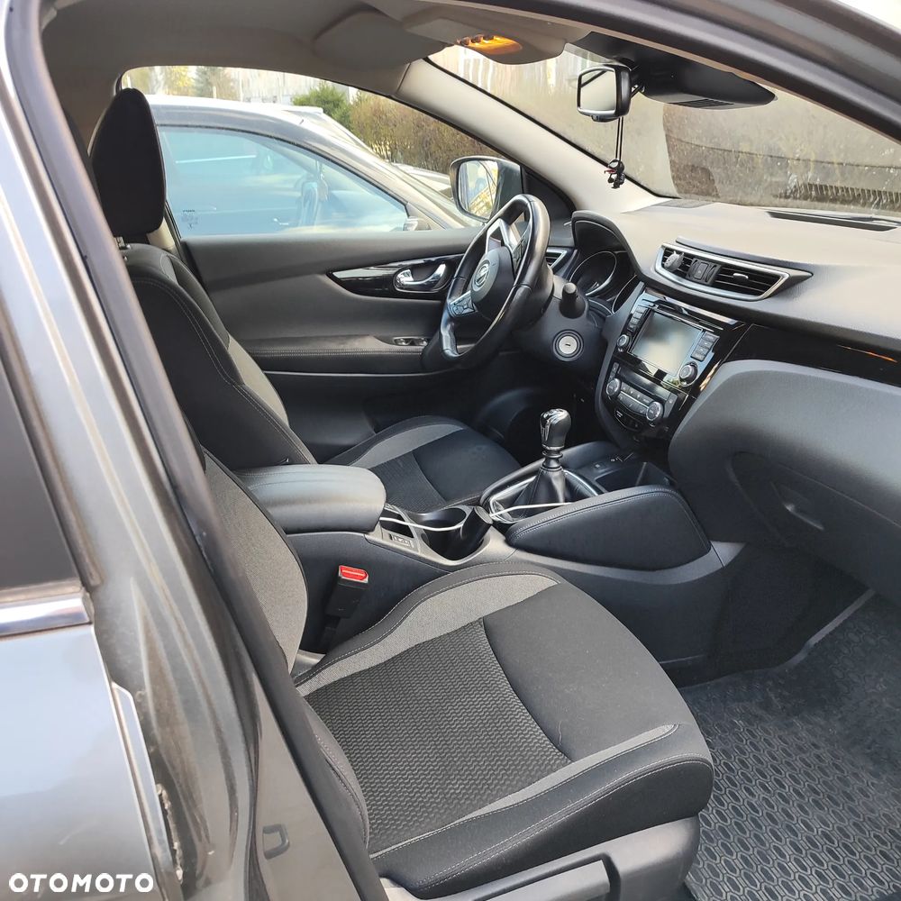 Nissan Qashqai 1.3 DIG-T SHIRO - 6