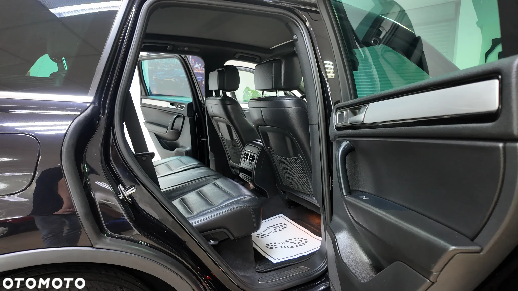 Volkswagen Touareg 3.0 Hybrid Automatik - 33