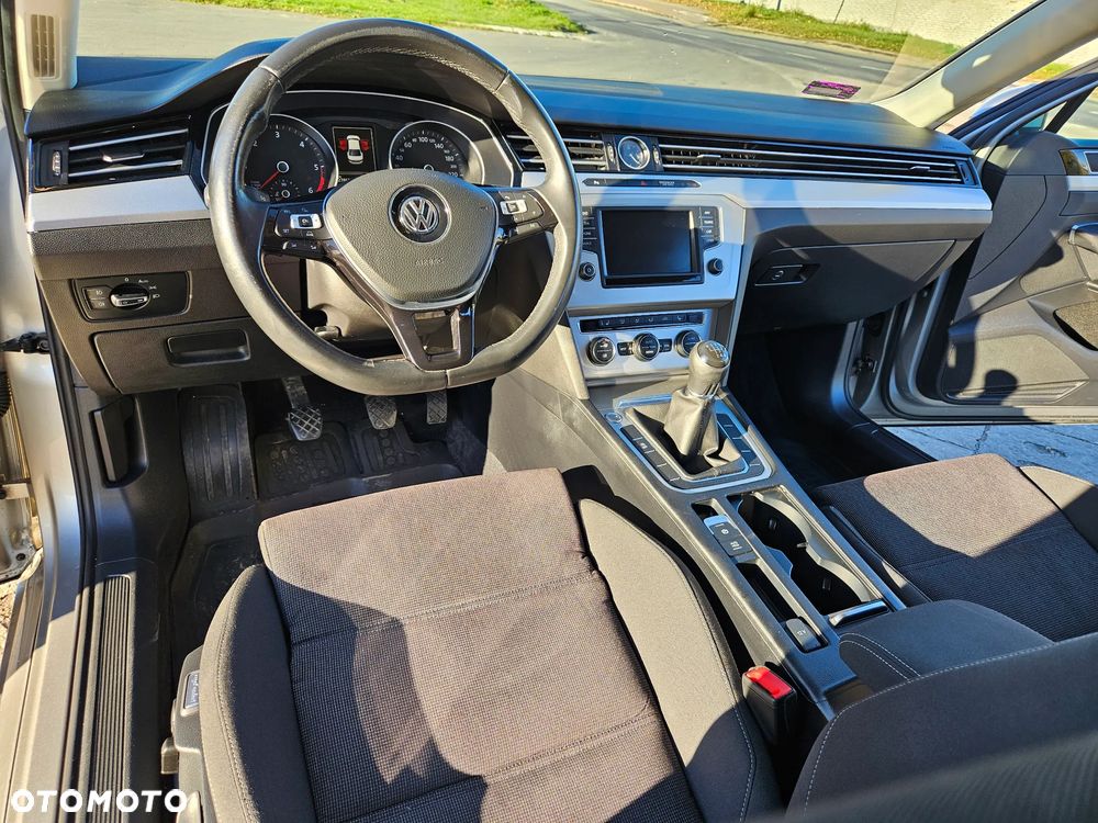 Volkswagen Passat 2.0 TDI BMT Comfortline - 11
