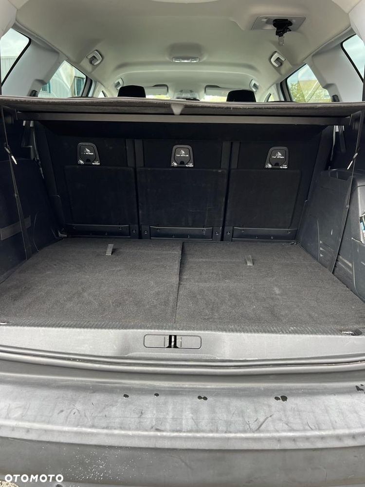 Peugeot 5008 - 8
