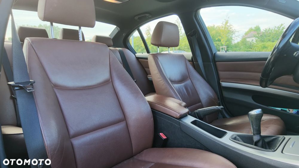 BMW Seria 3 320d - 12