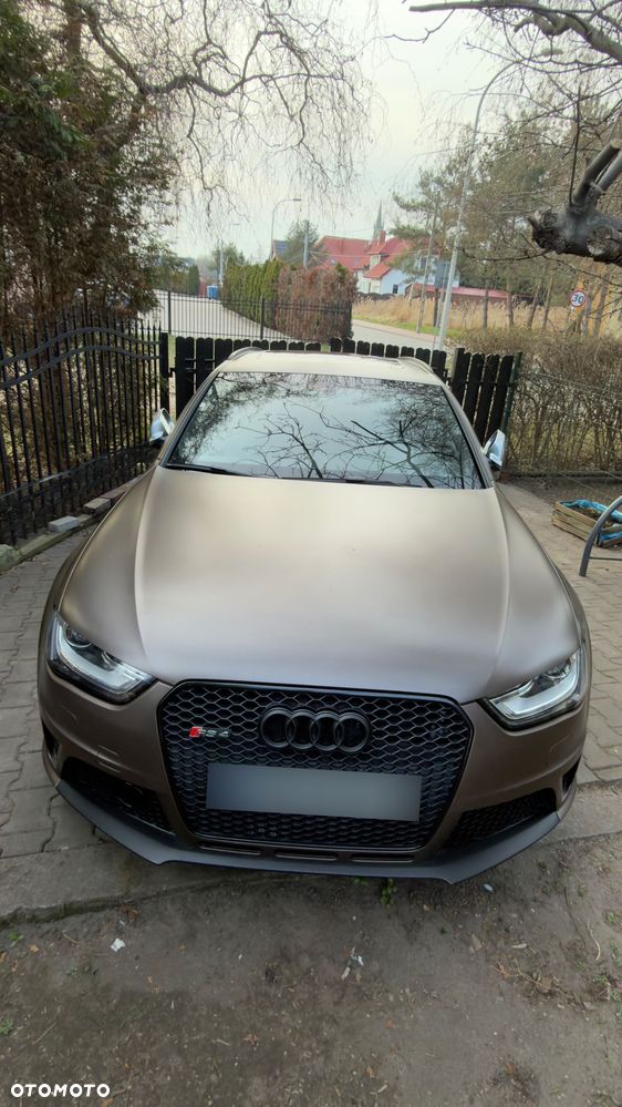 Audi RS4 Avant - 4