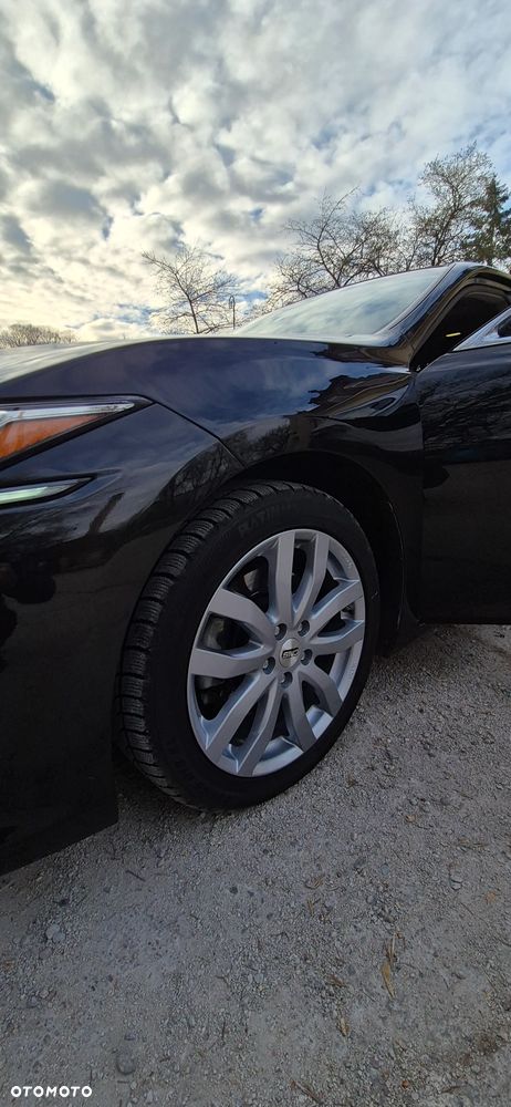 Lexus ES 300h Style Edition - 17