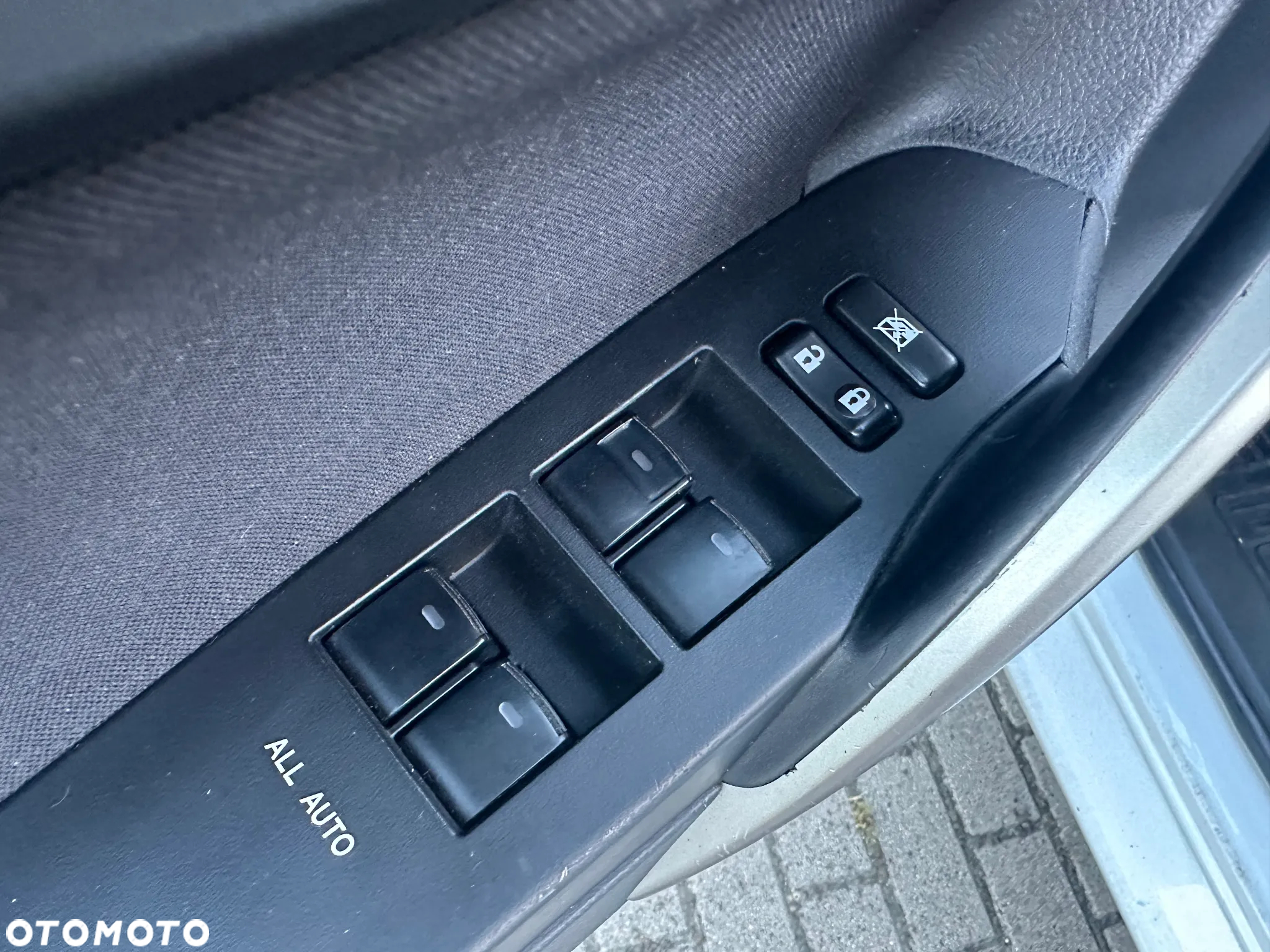 Toyota Auris 1.8 HSD Prestige NAVI - 29