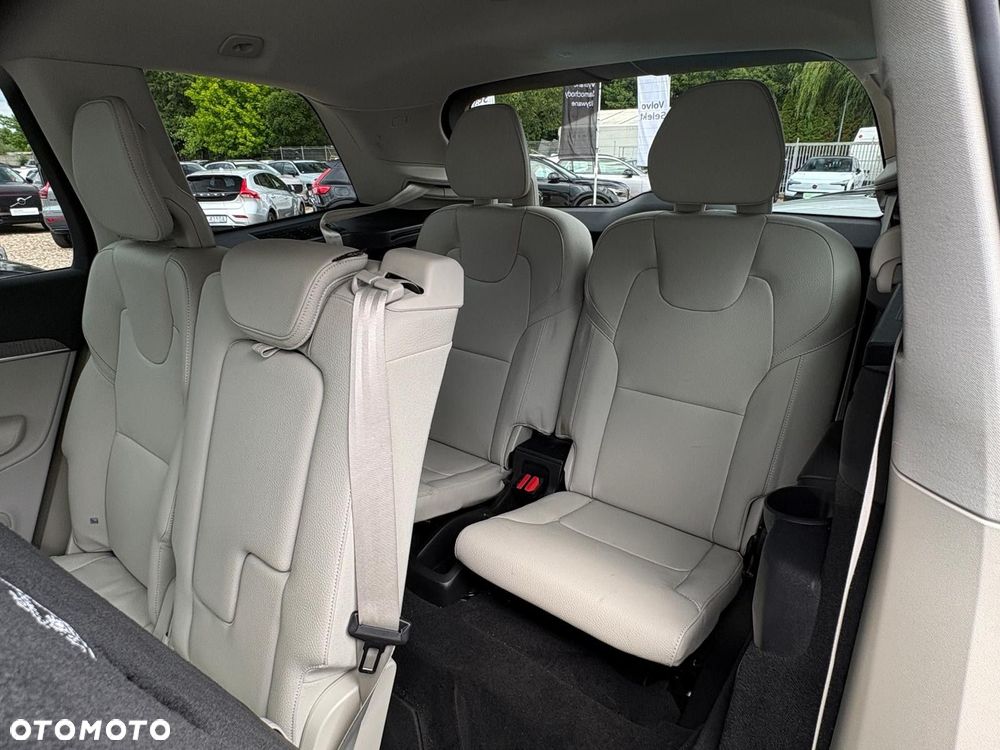 Volvo XC 90 - 17
