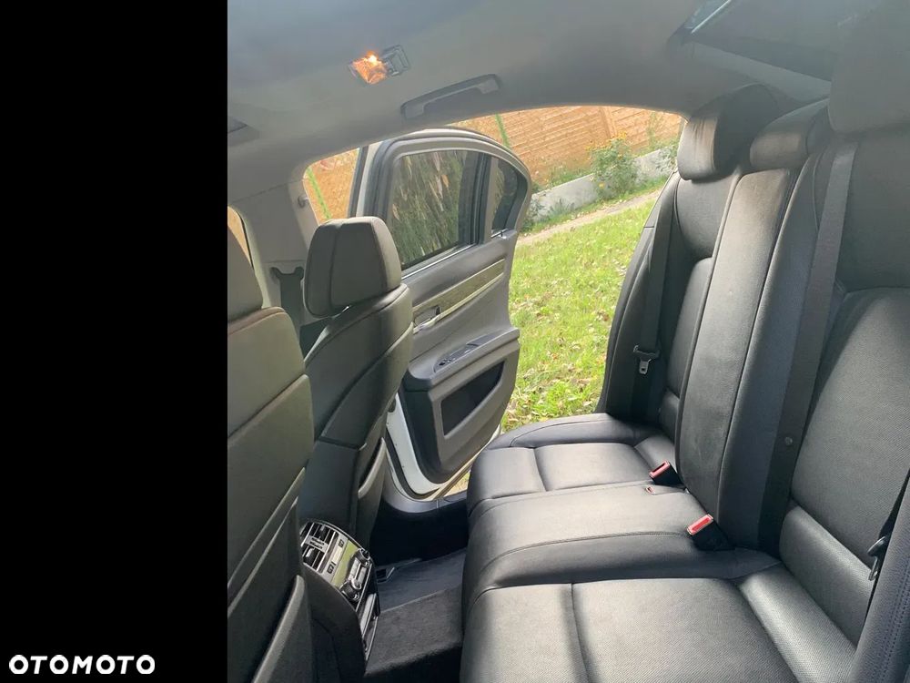 BMW Seria 7 - 16