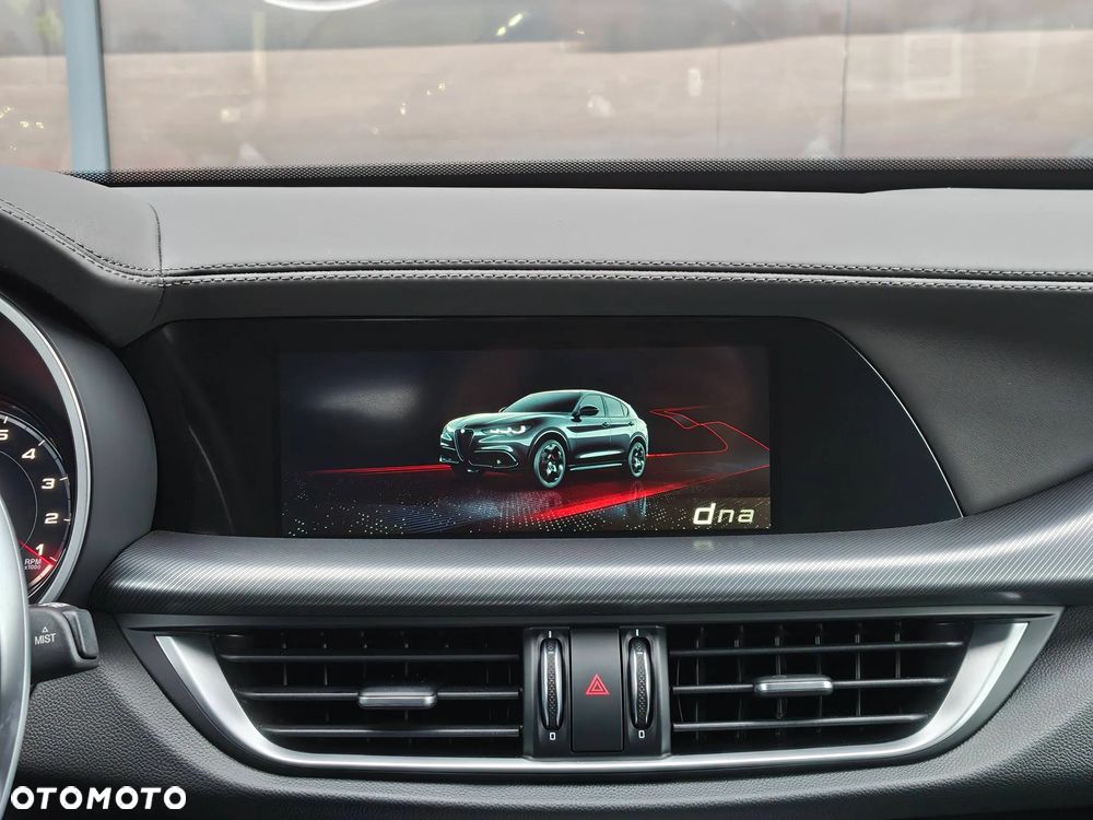 Alfa Romeo Stelvio 2.0 Turbo Veloce Q4 - 13