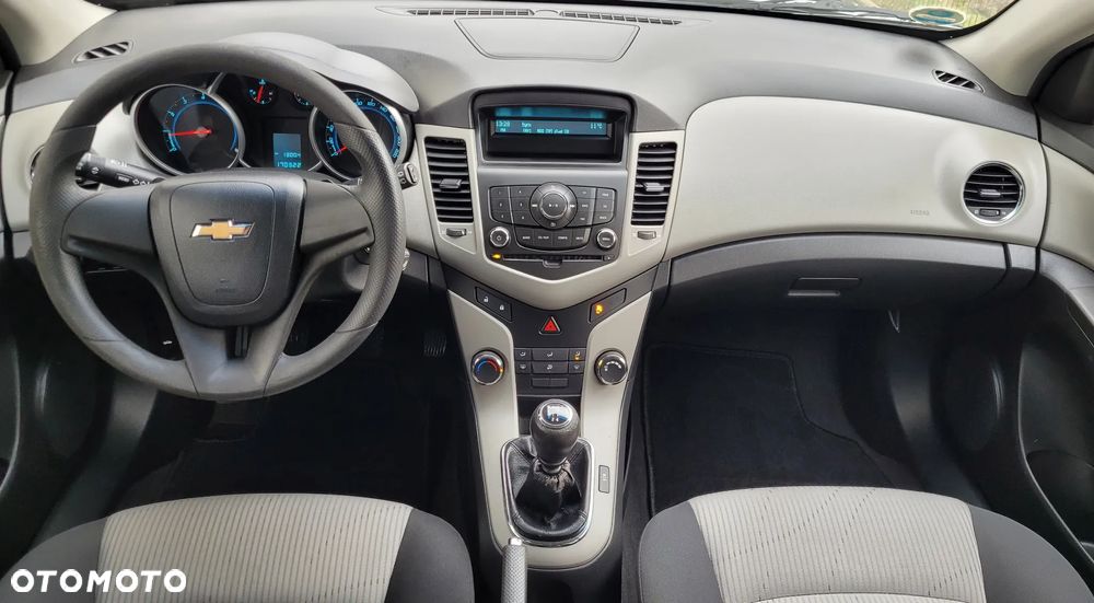 Chevrolet Cruze 1.6 LS - 10