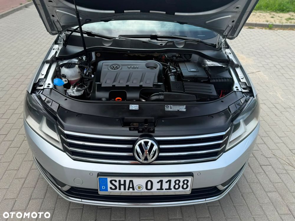 Volkswagen Passat - 32