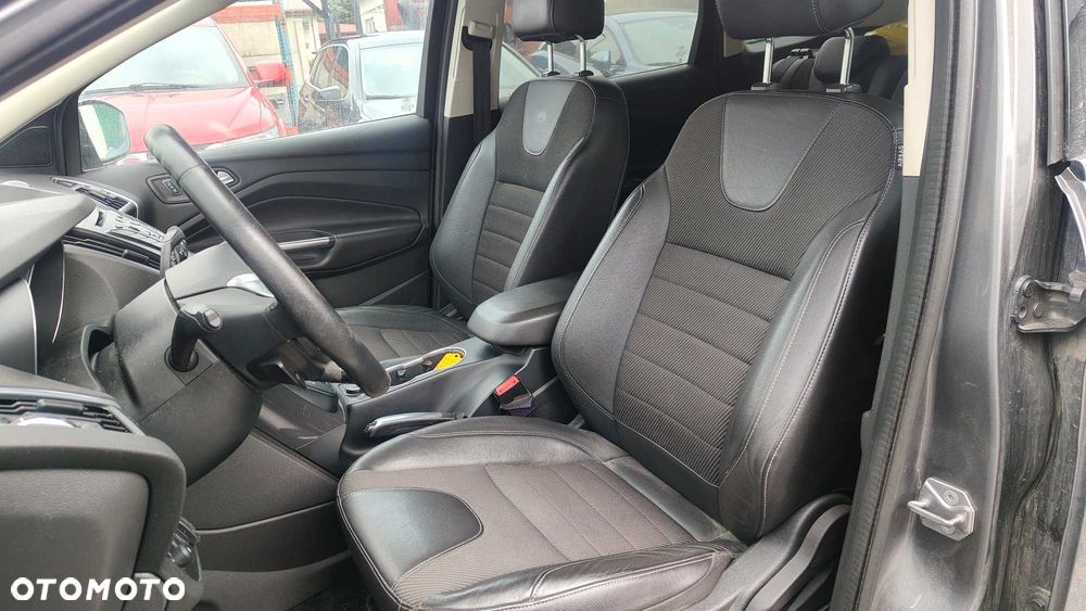 Ford Kuga - 8