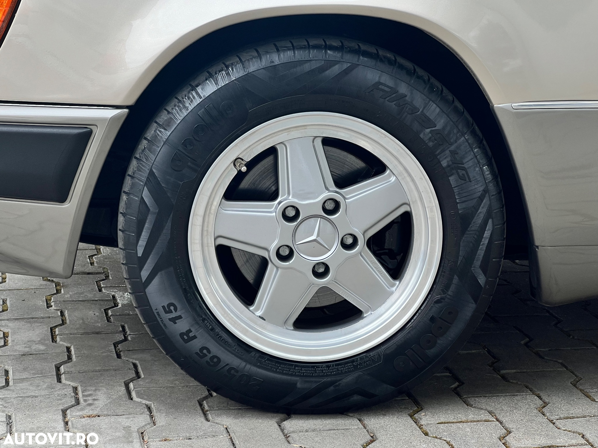 Mercedes-Benz W124 - 20