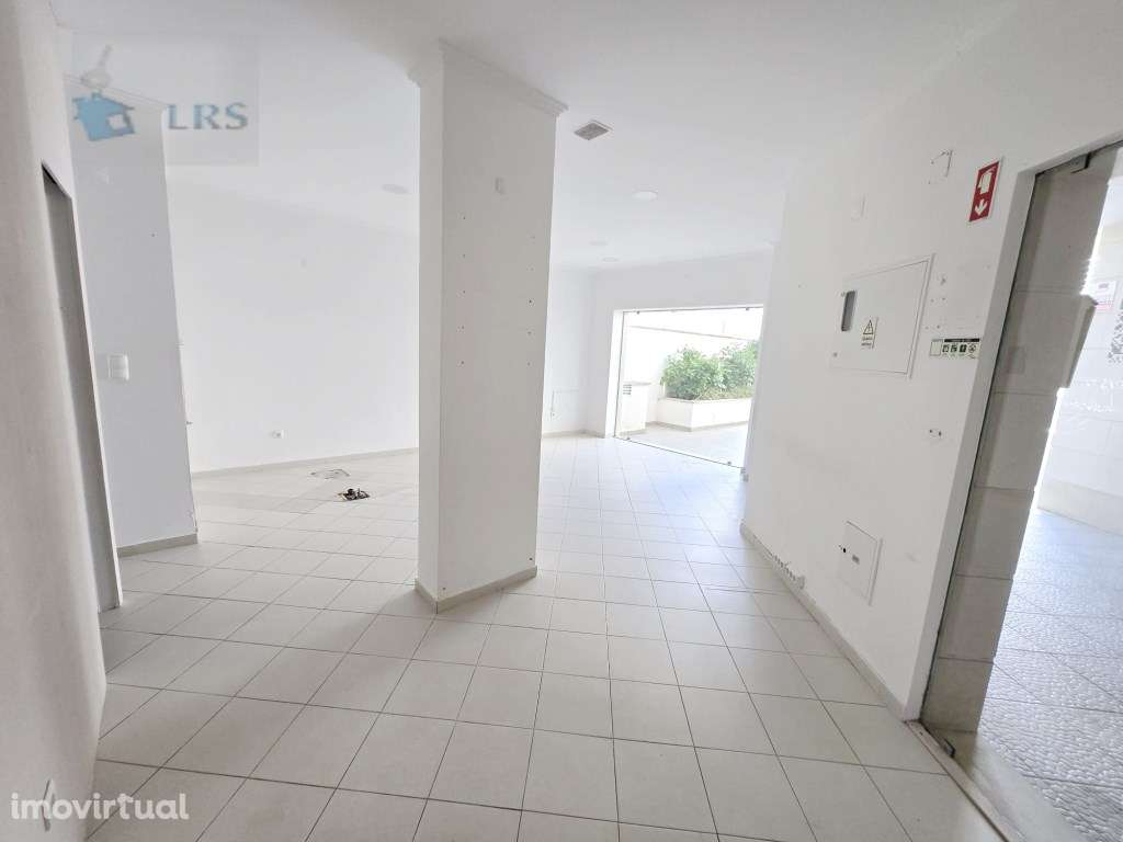 **Espaço Comercial em Alcabideche - Oportunidade Imperdível!**
Des... - Grande imagem: 2/19