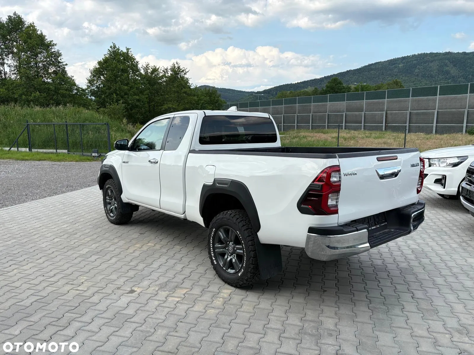 Toyota Hilux 2.8 D-4D Double Cab SR5 4x4 - 5