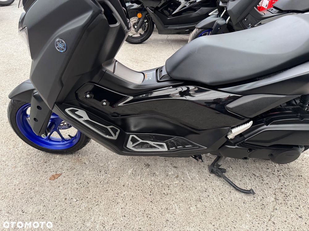 Yamaha NMAX - 18