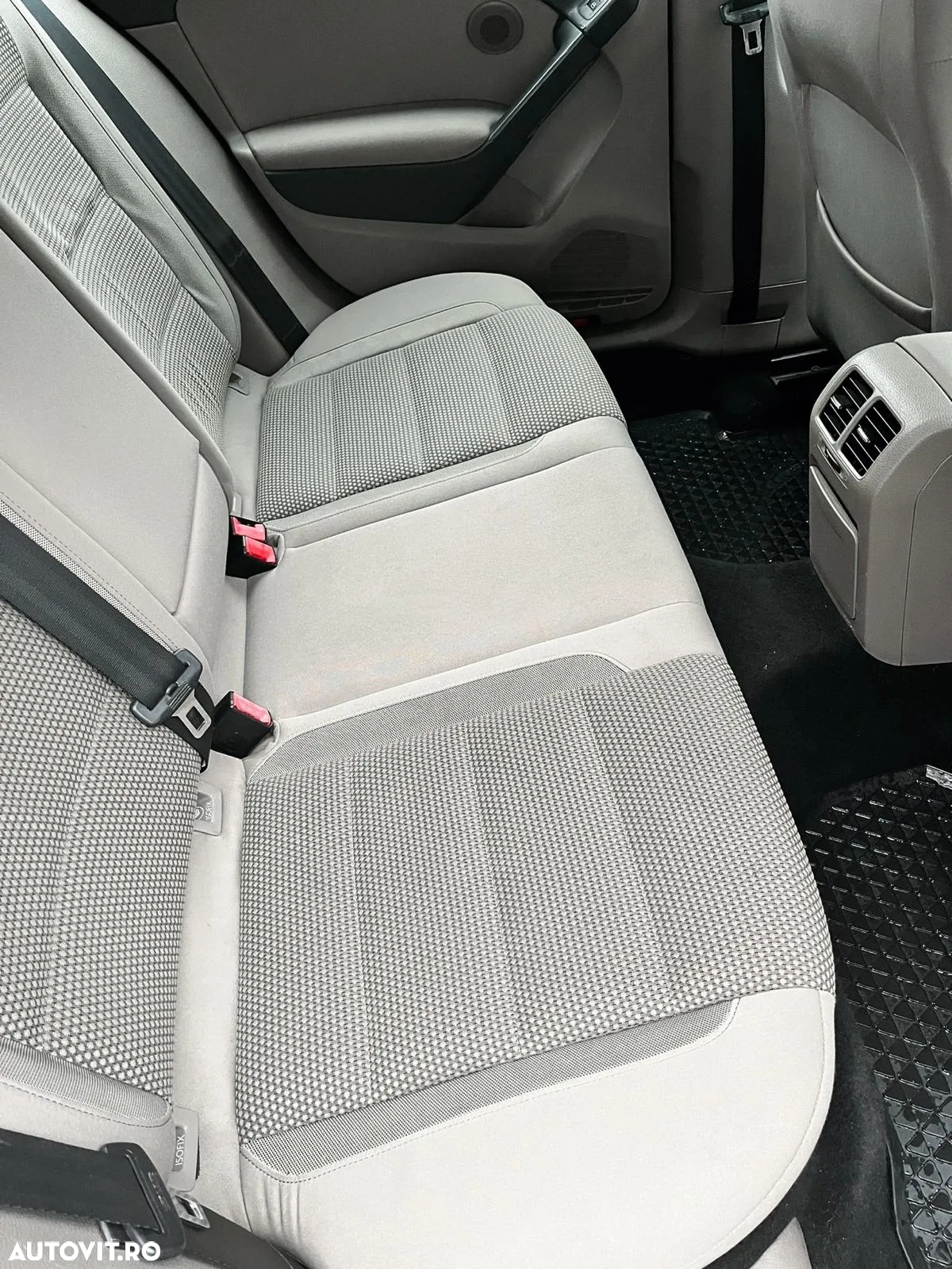 Volkswagen Golf 2.0 TDI Comfortline - 8