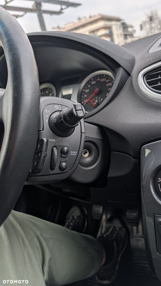 Renault Clio - 9
