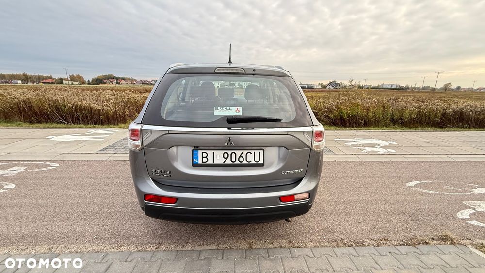 Mitsubishi Outlander 2.0 Intense 2WD - 11