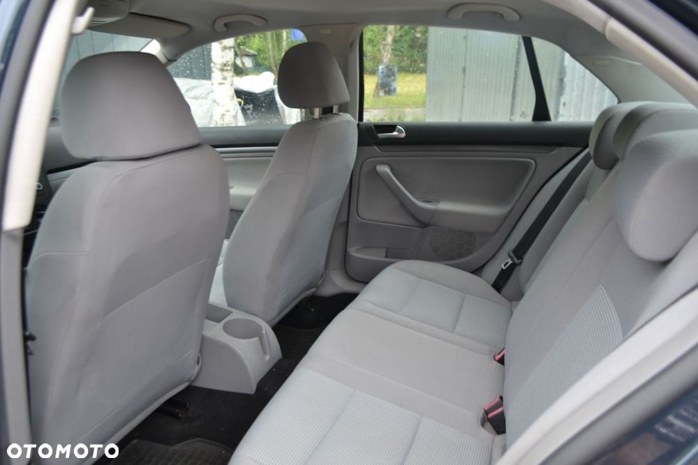 Volkswagen Jetta - 9