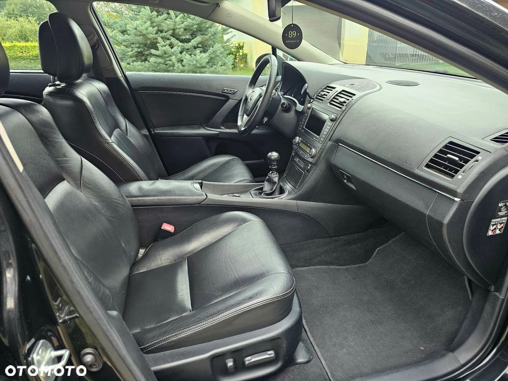 Toyota Avensis 2.0 Prestige NAVI - 10