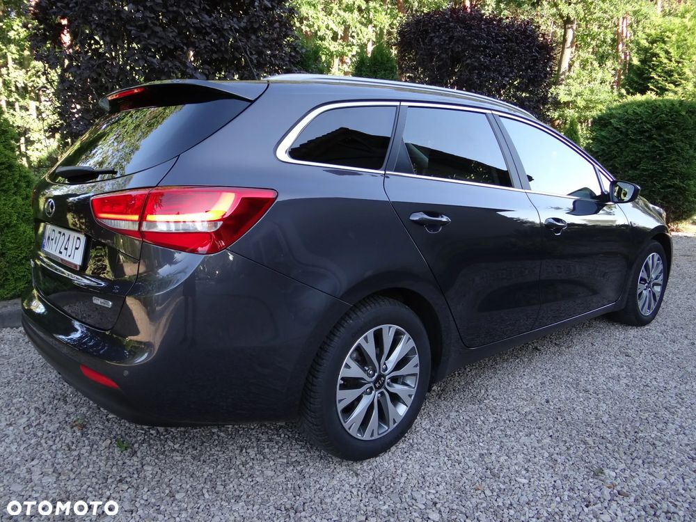 Kia Ceed 1.4 CVVT Dream-Team Edition - 12