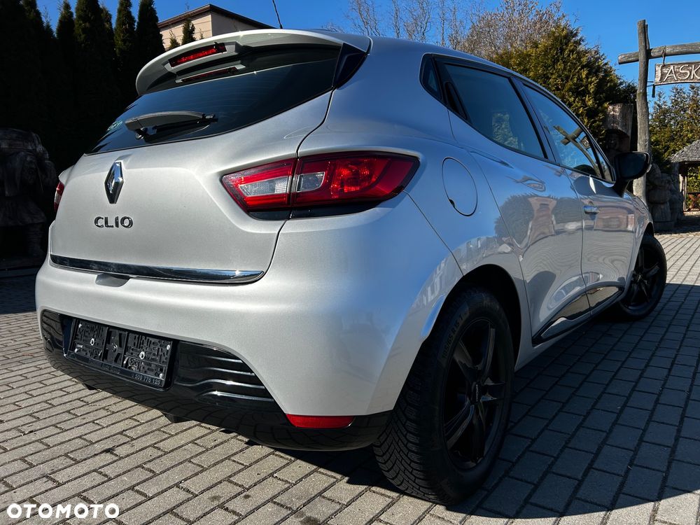 Renault Clio 1.2 16V 75 Limited - 9