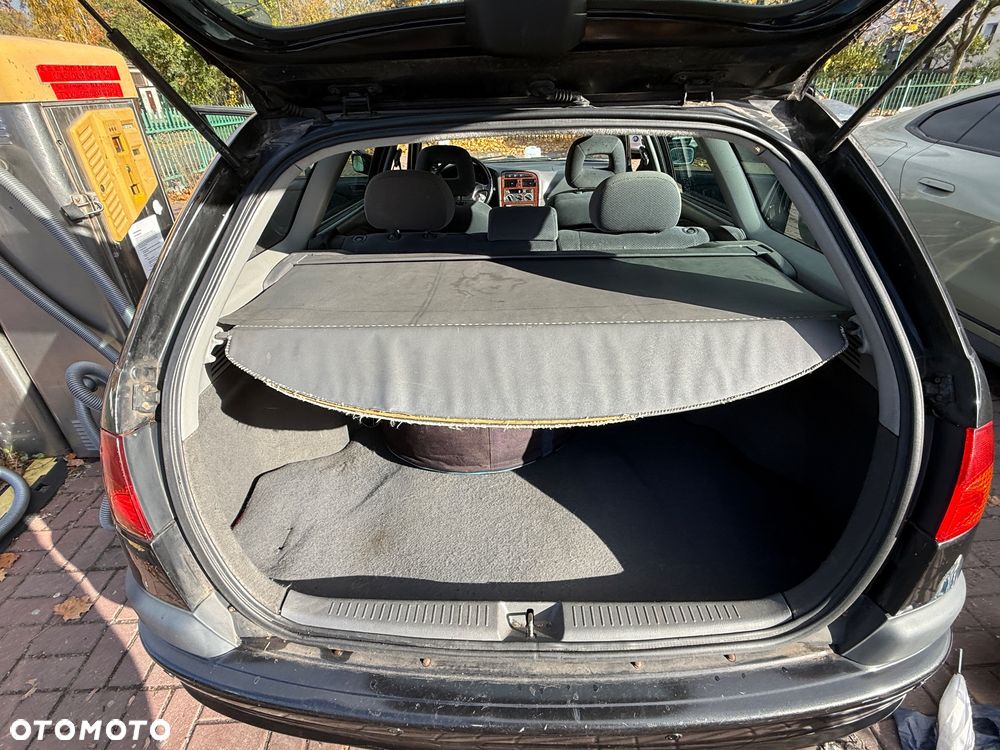 Toyota Avensis 2.0 Sol - 36