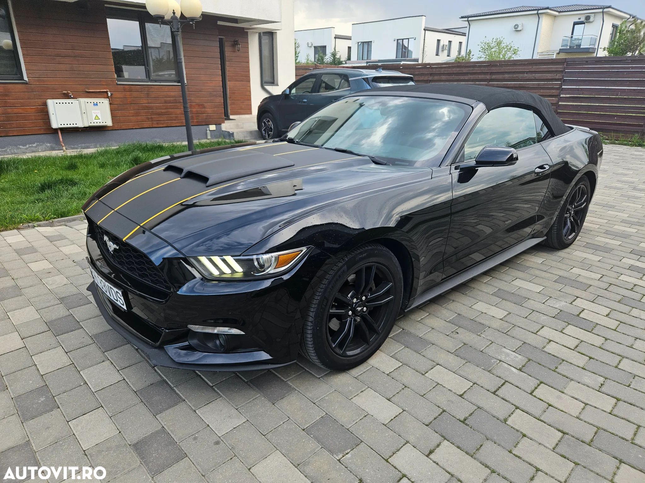 Ford Mustang Cabrio 2.3 Eco Boost - 1